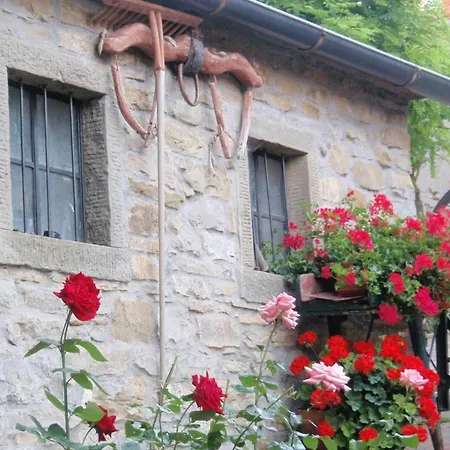 Casenuove Sleeps 4 Pool Banzena